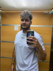 Chico busca chica en Cádiz: 