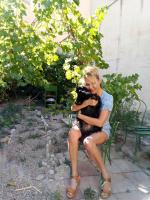 671192944: Chica busca chico en Gerona