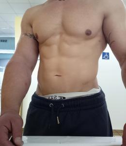 698133722: Chico busca chica en Barcelona