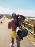 698133722: Chico busca chica en Barcelona