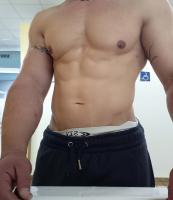 698133722: Chico busca chica en Barcelona