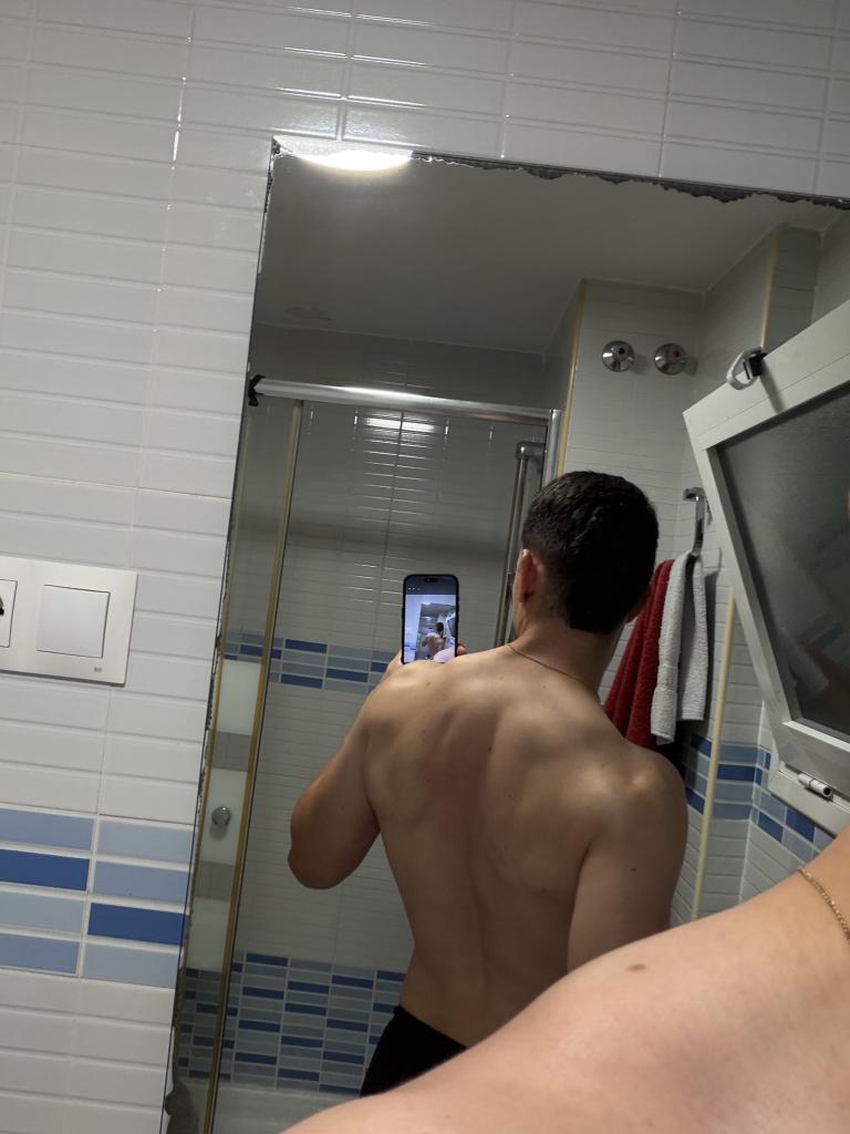 Chico busca chica en Málaga: 