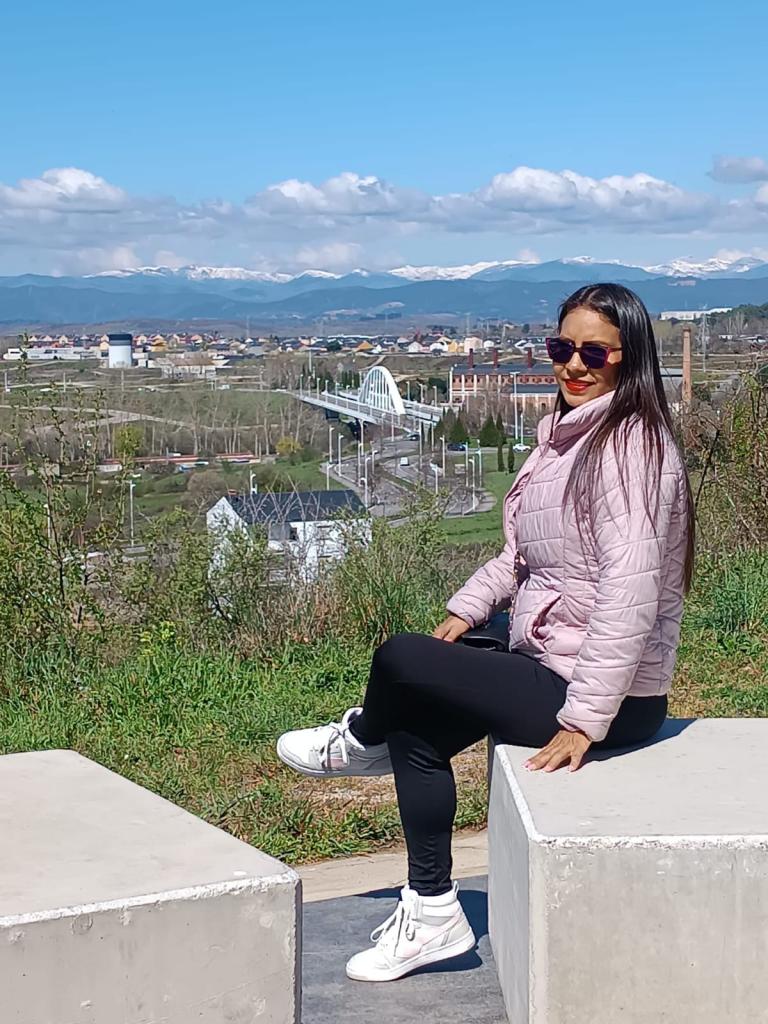 642424665: Chica busca chico en Orense