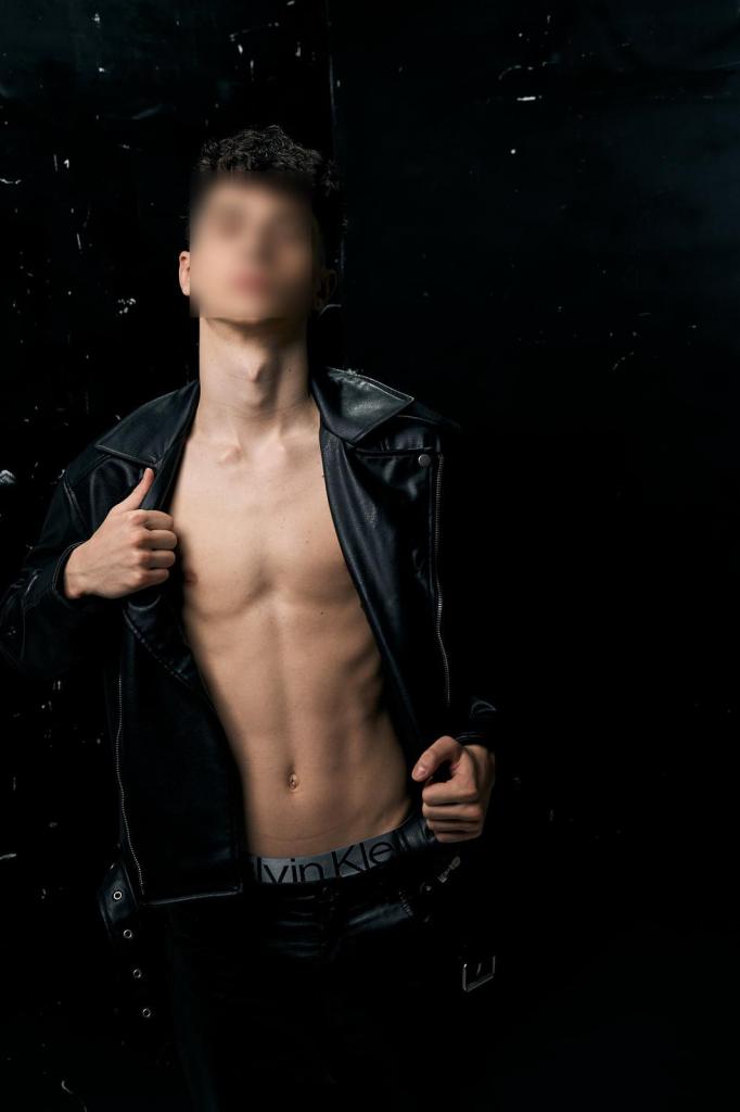 Chico busca chica en Málaga: 