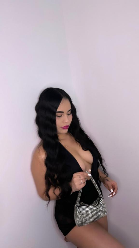 637840317: Chica busca chico en Cádiz