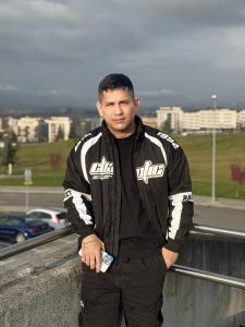 613637662: Chico busca chica en Granada