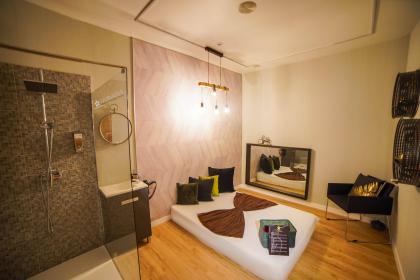 Chica busca chico en Madrid: 