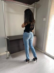 610745371: Chica busca chico en Zaragoza