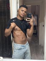 631780828: Chico busca chica en Barcelona