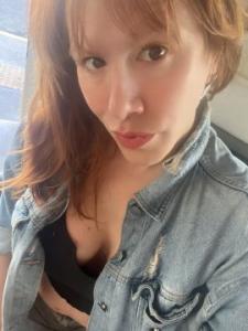 631301566: Transexual en León