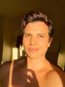 692972990: Chico busca chica en Valencia