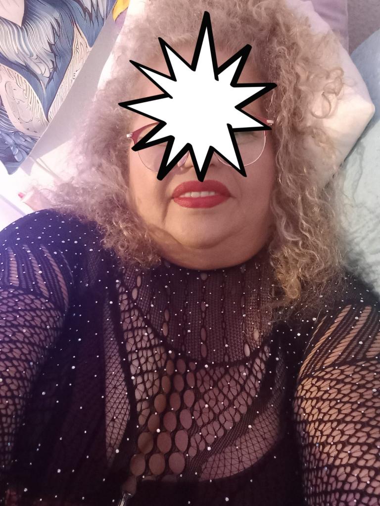 631555046: Chica busca chico en Málaga