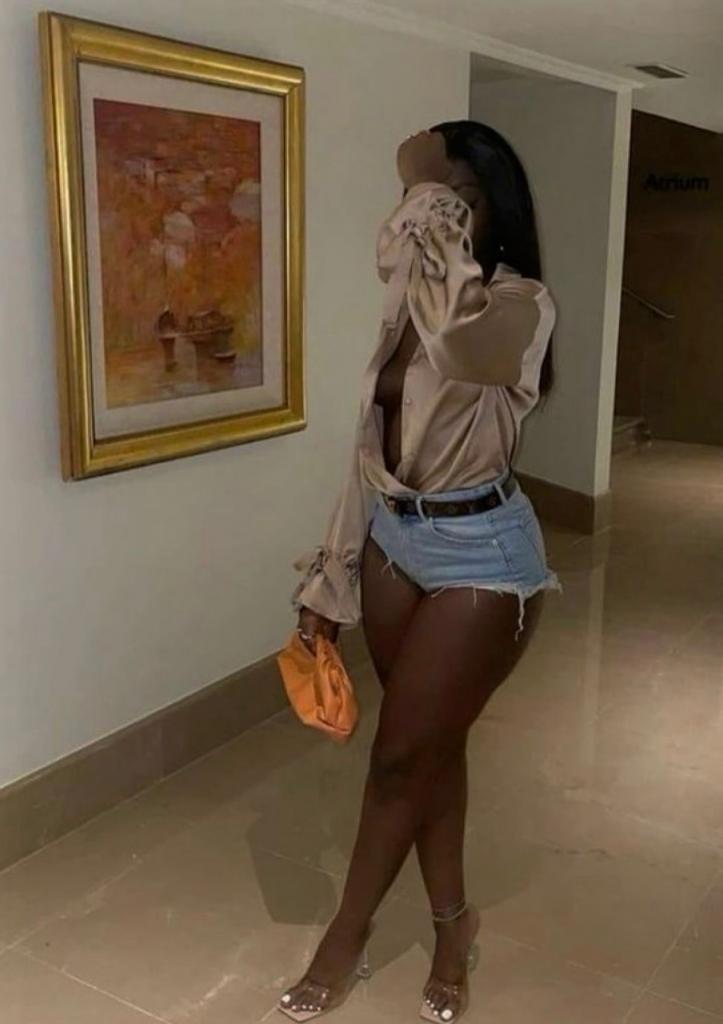 Chica busca chico en Tenerife: 