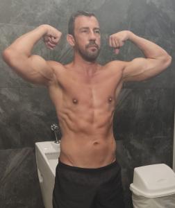 611632790: Chico busca chica en Madrid