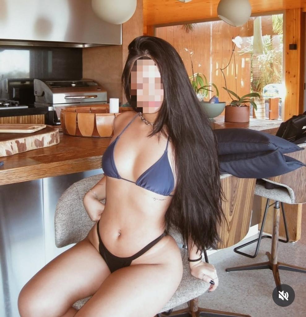 633031282: Chica busca chico en Barcelona