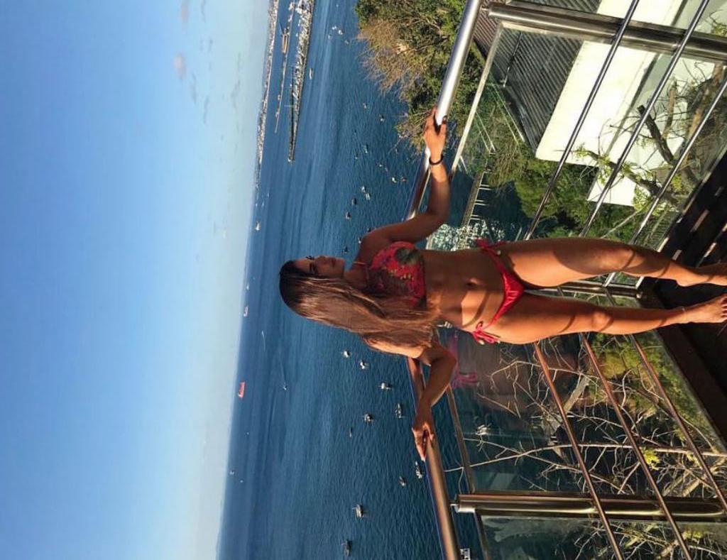 Chica busca chico en Ibiza: Chica busca chico