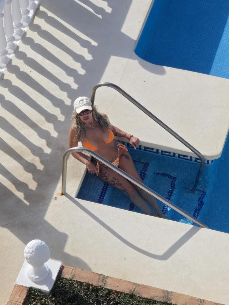 Chica busca chico en Almería: 