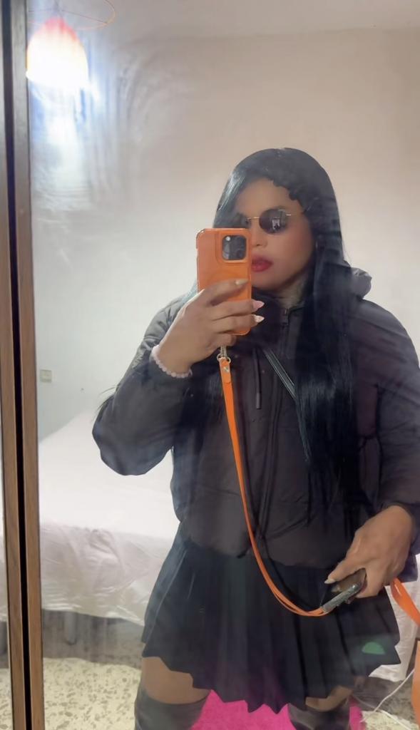 600004617: Travesti en Cádiz