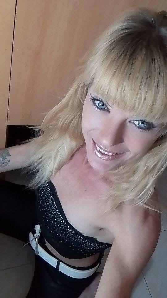 695899169: Chica busca chico en Alicante