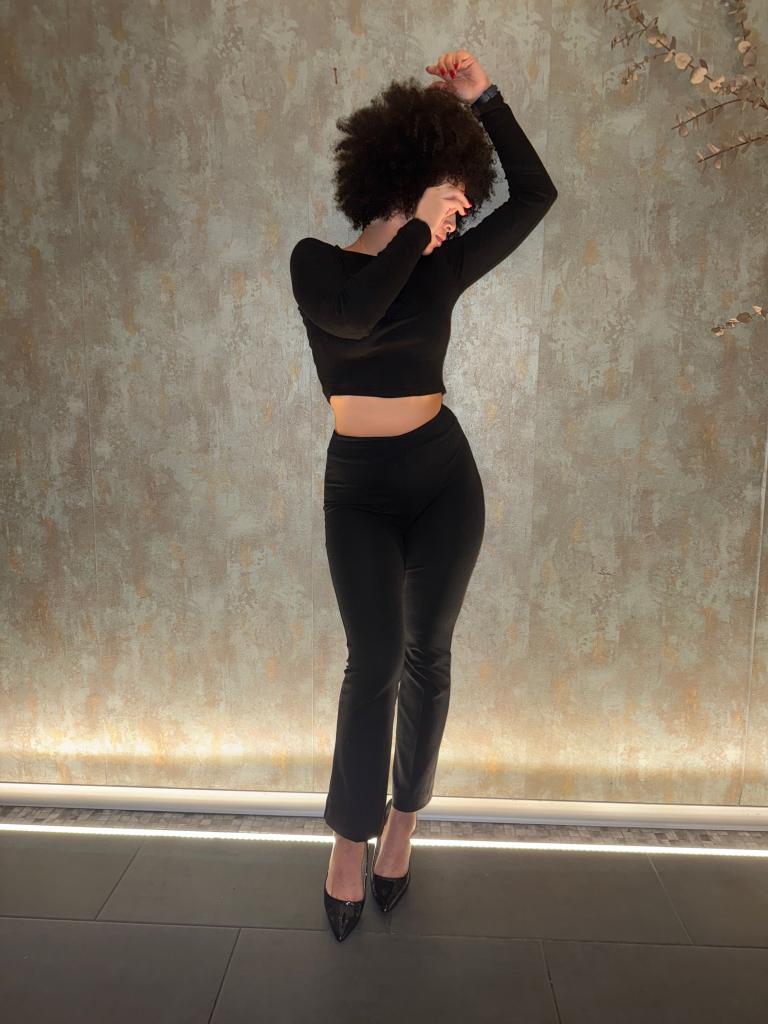 699946104: Chica busca chico en Madrid