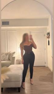 695956143: Chica busca chico en Madrid