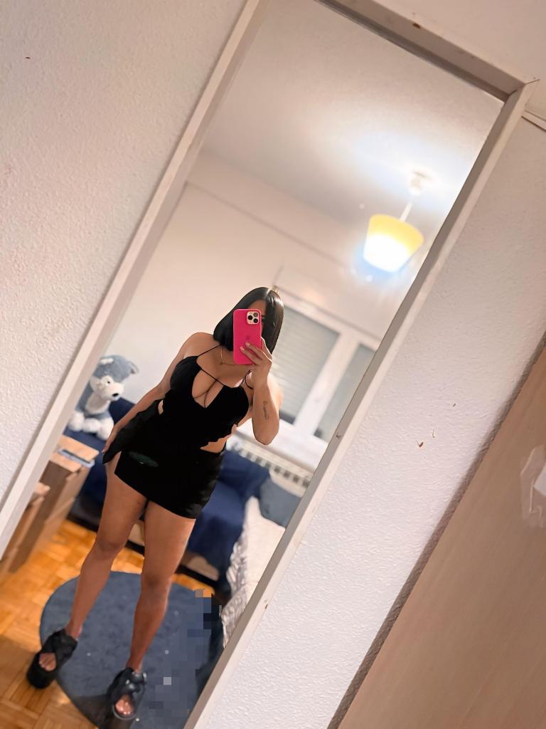 667478355: Chica busca chico en Madrid