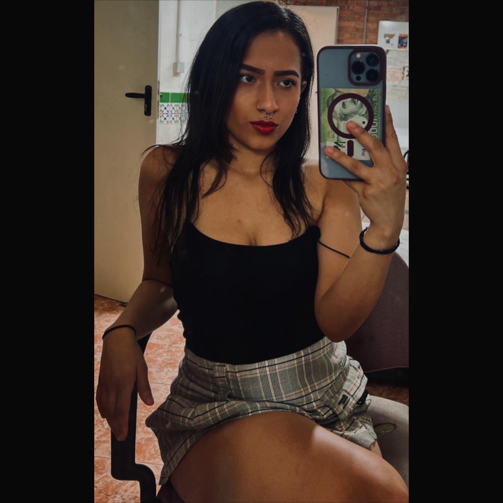 643498750: Chica busca chico en Murcia