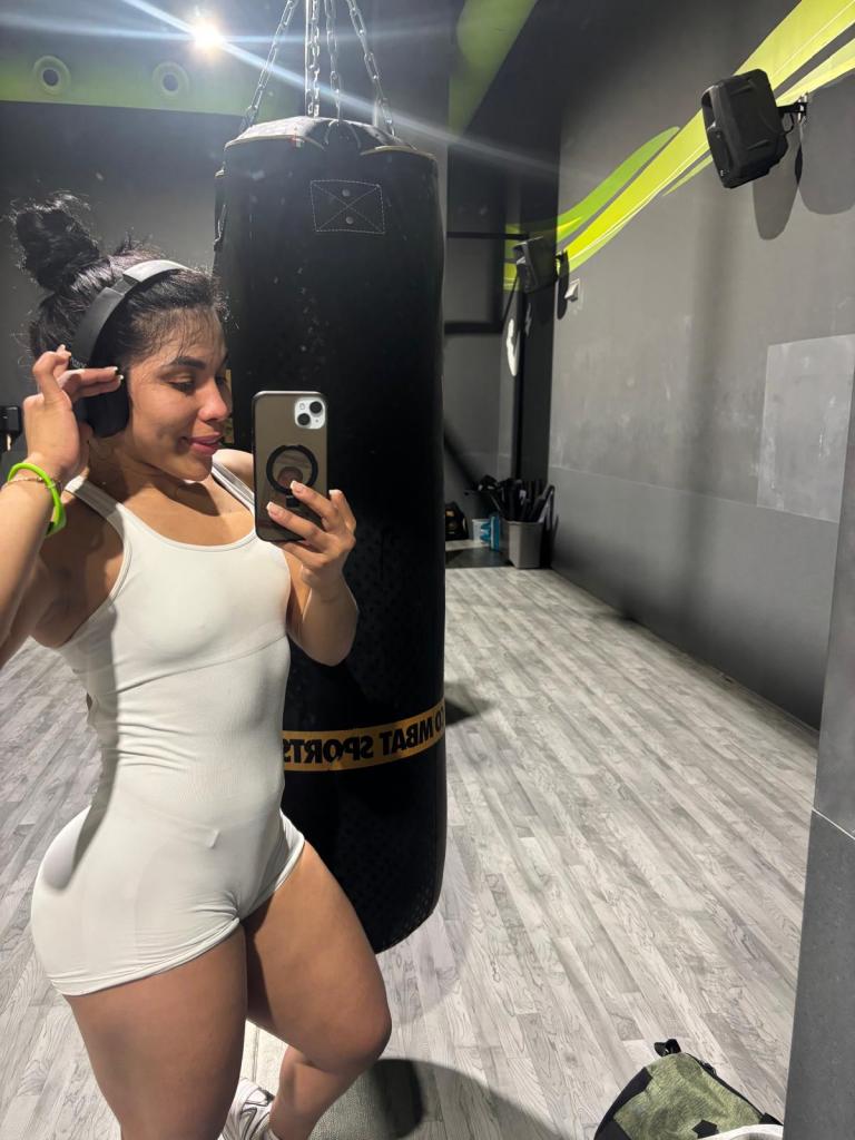 631885968: Chica busca chico en Zaragoza