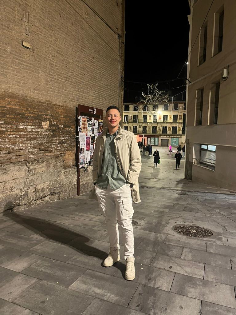 664432830: Chico busca chica en Navarra