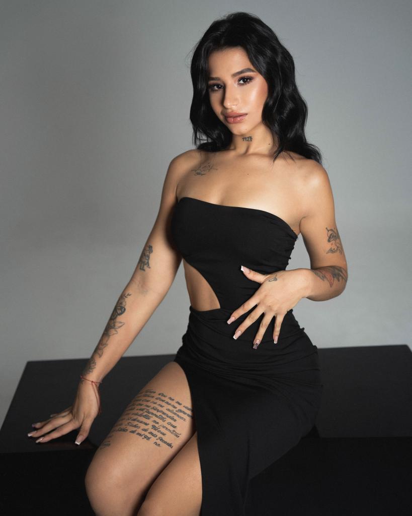 678627049: Chica busca chico en Barcelona