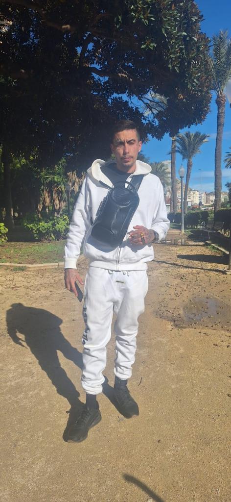 Chico busca chica en Alicante: 