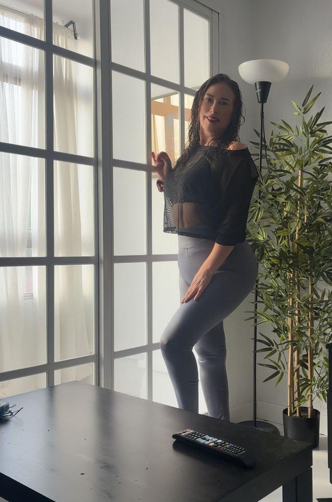 742095884: Chica busca chico en Málaga