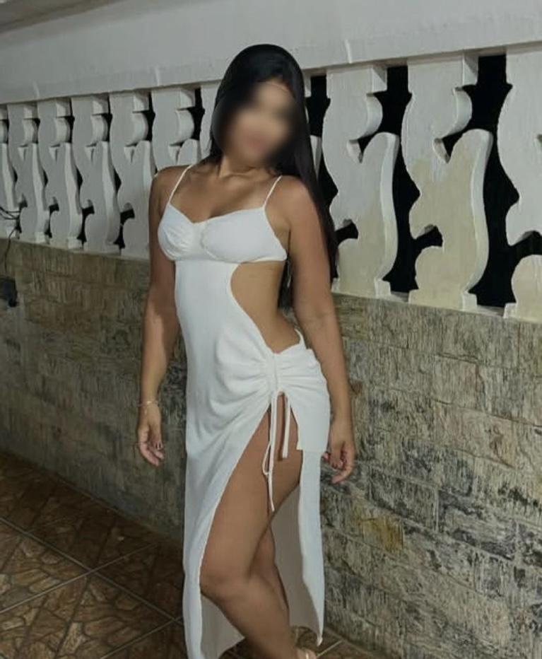 Chica busca chico en Alicante: Chica busca chico