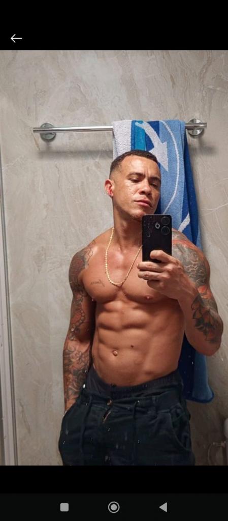 Chico busca chica en Las Palmas: 