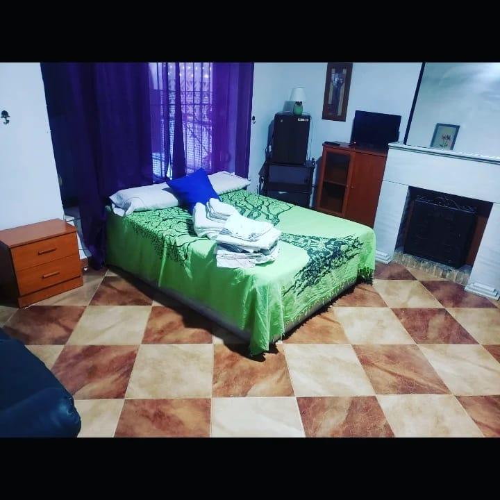 615692318: Chica busca chico en Cádiz