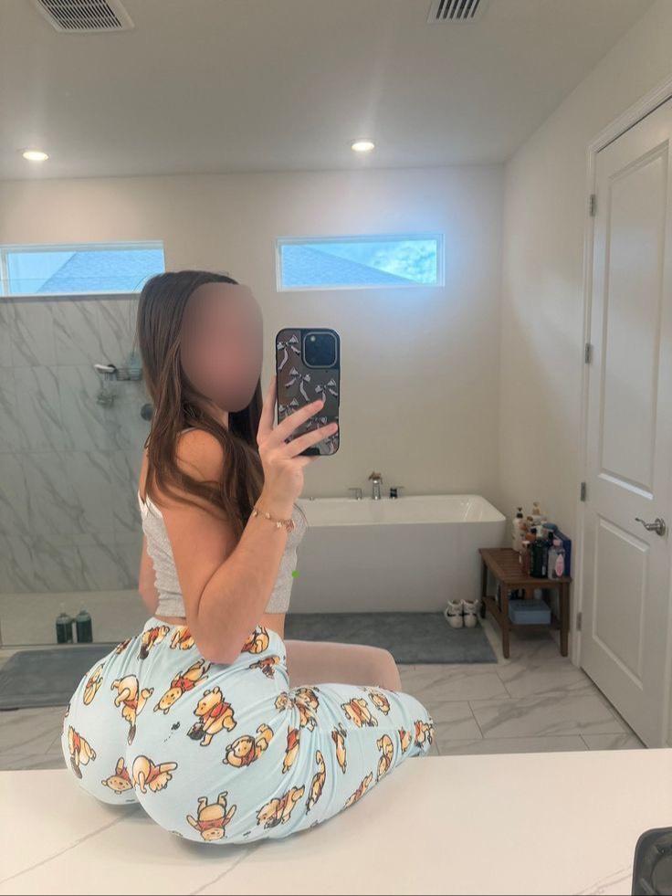 667891267: Chica busca chico en Málaga