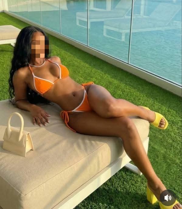 627089290: Chica busca chico en Ibiza