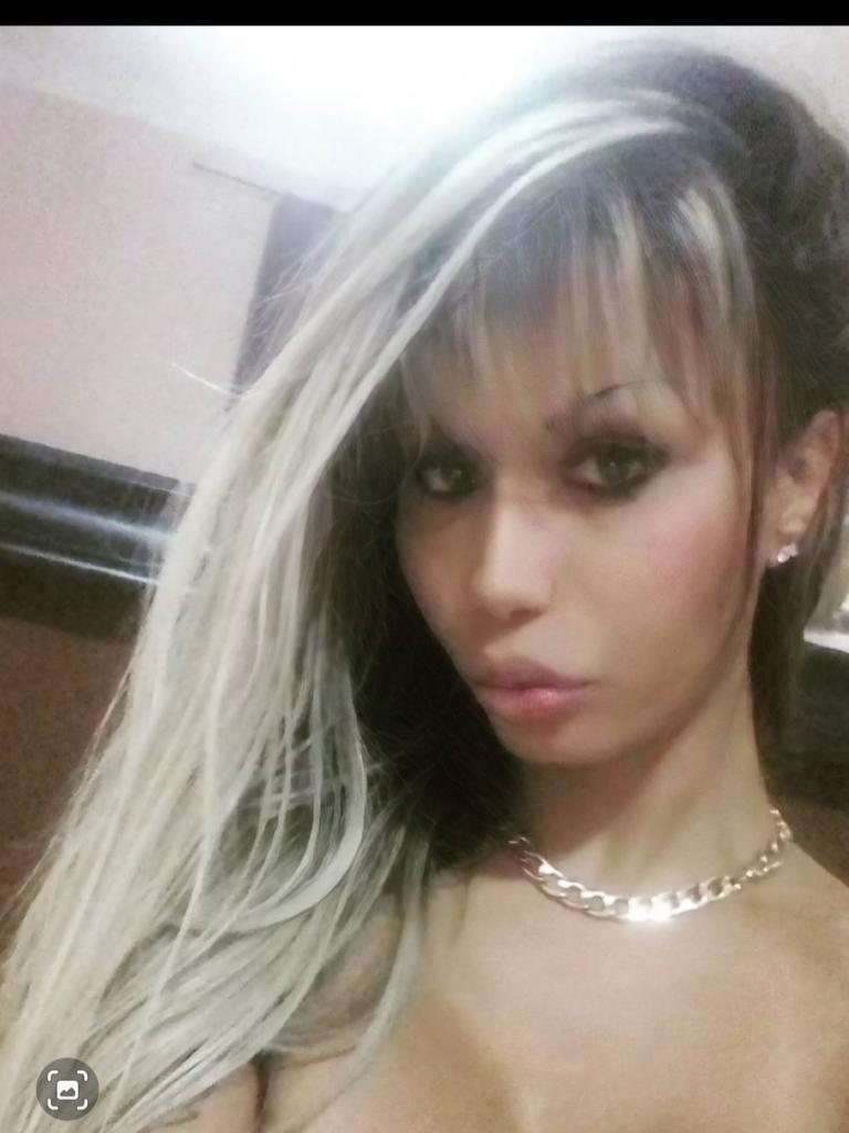 643462709: Chica busca chico en Almería