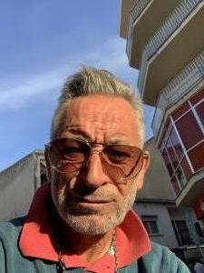 613415188: Chico busca chica en Barcelona