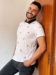 681624654: Chico busca chica en Barcelona