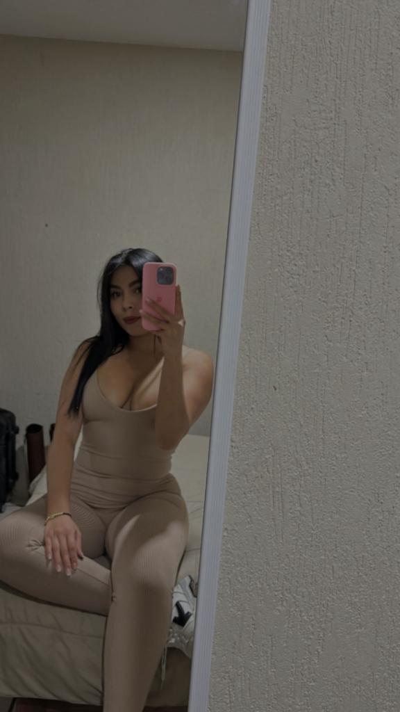 652943568: Chica busca chico en Málaga