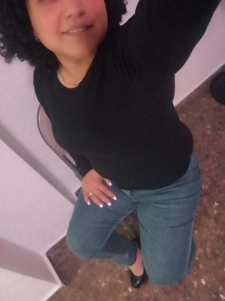 671386206: Chica busca chico en Valencia