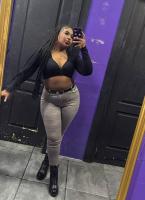 672128636: Chica busca chico en Sevilla