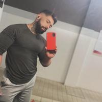 698133722: Chico busca chica en Barcelona