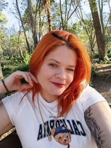 677308085: Chica busca chico en Lugo