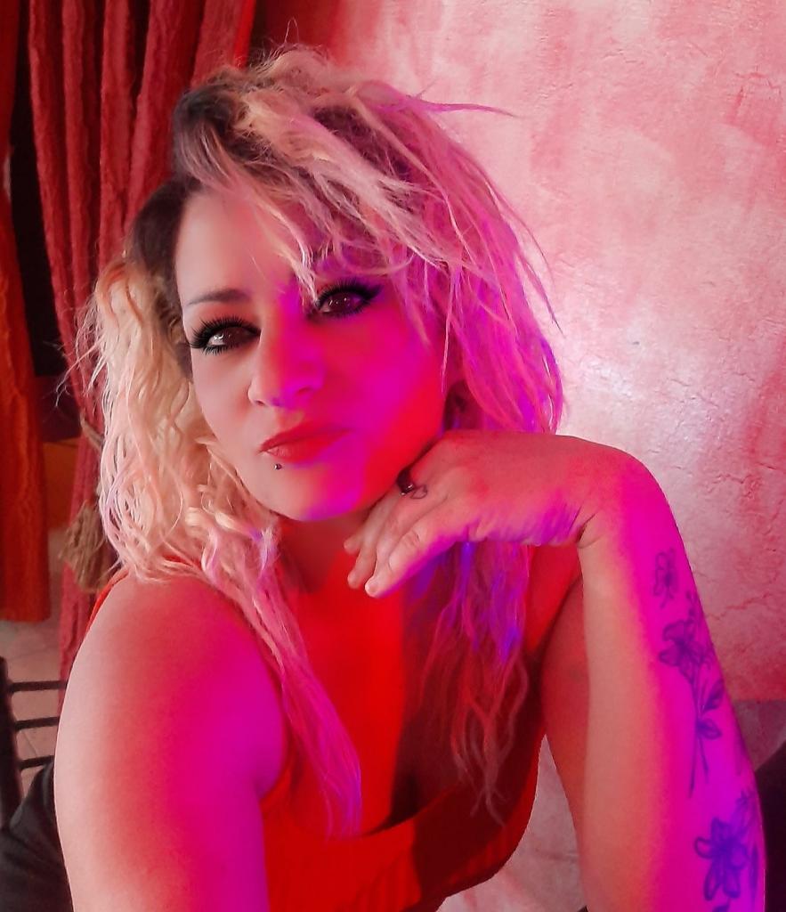 Chica busca chico en Jaén: 