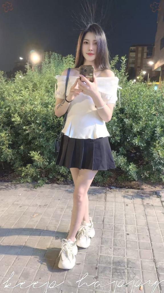 697963361: Chica busca chico en Valencia