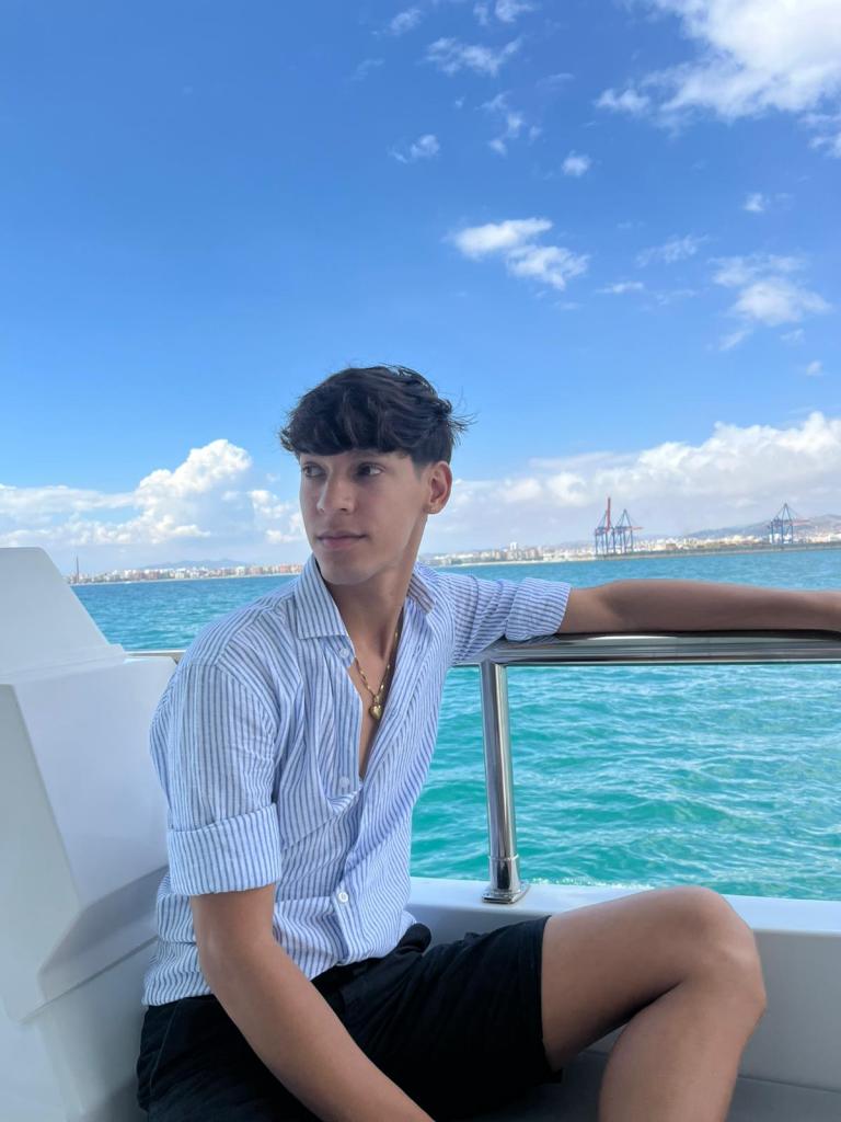 Chico busca chica en Sevilla: 