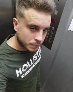 Chico busca chica en Málaga: 