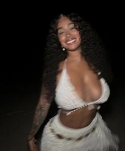 631373075: Chica busca chico en Madrid